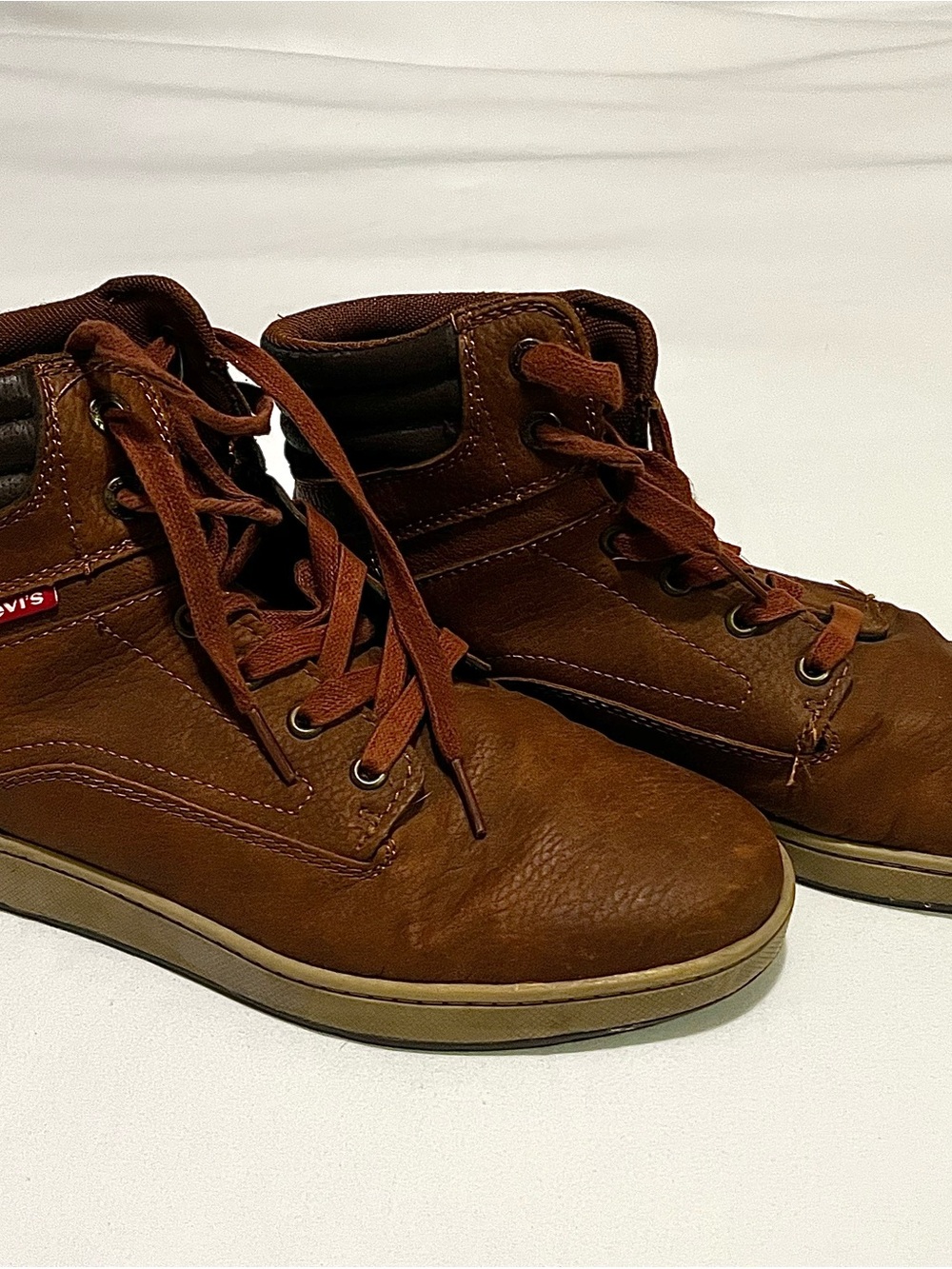 Men’s Sz 8 brown high-top lifestyle sneakers